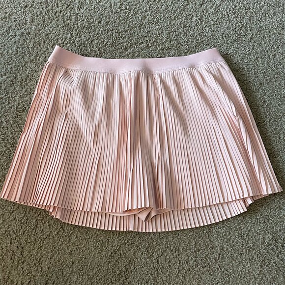 Old Navy Extra High-Waisted StretchTech Micro-Pleated Skort in Crystalline Pink - Picture 3 of 9